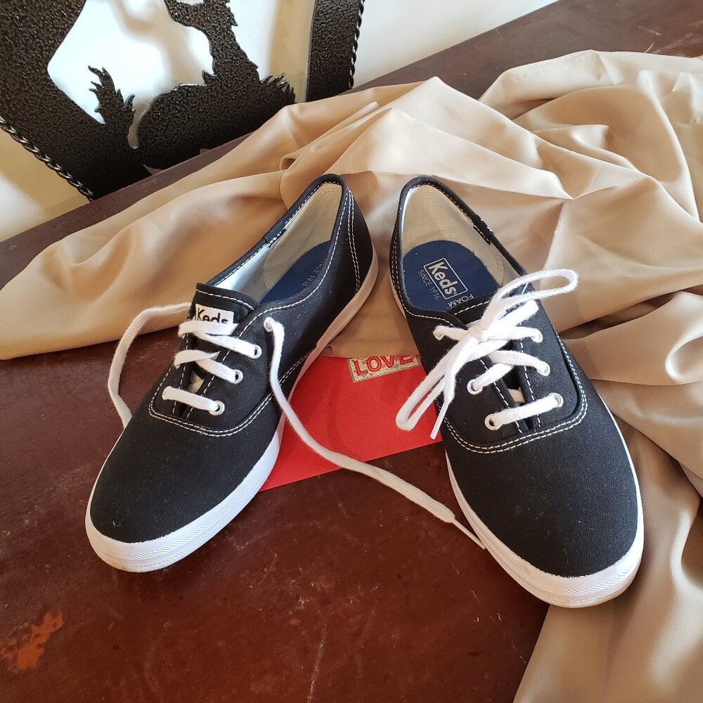 LIKE NEW KEDS SHOES